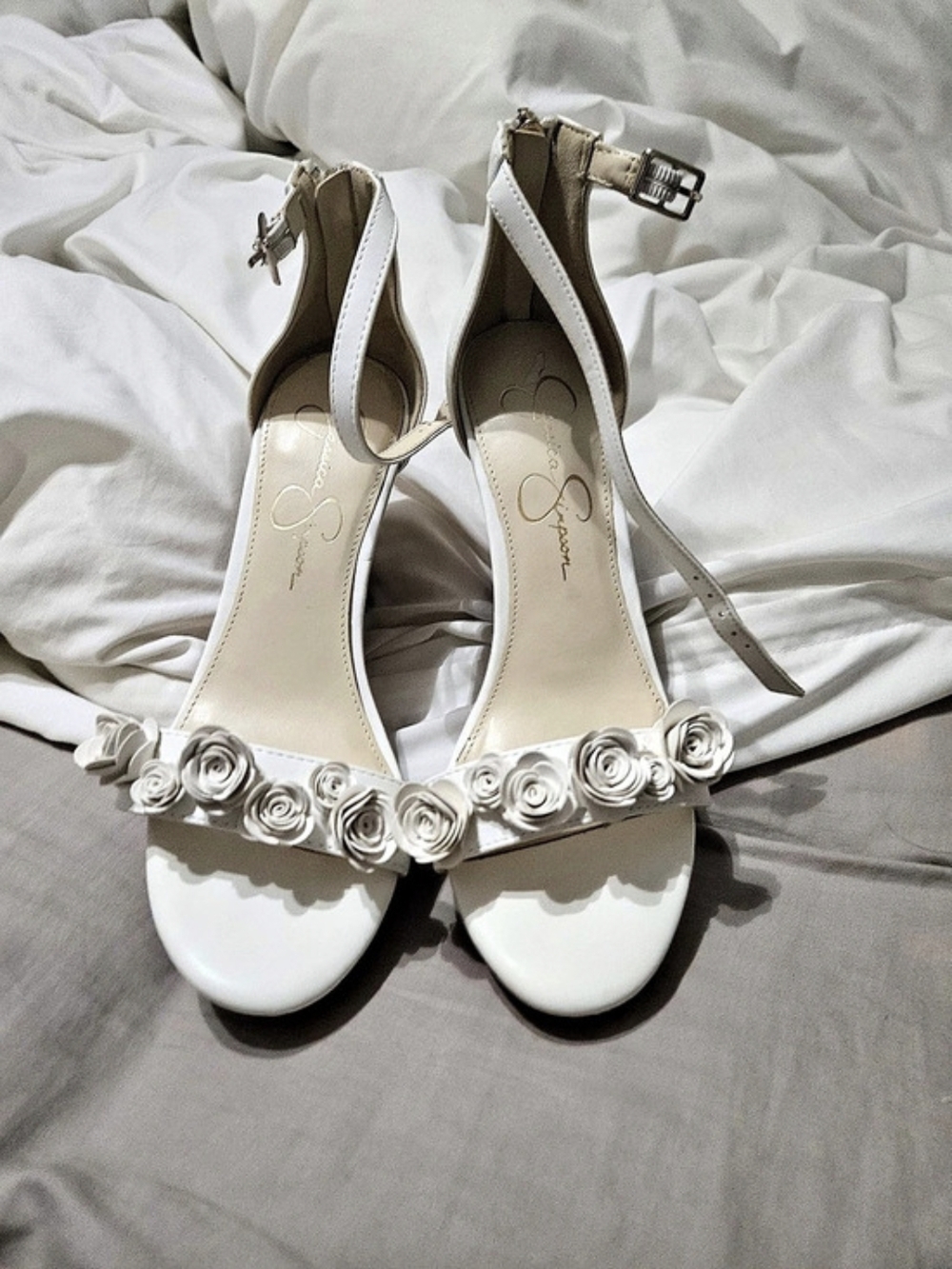 Jessica Simpson White Floral Rosette Ankle Strap Heeled Sandals Size 7.5